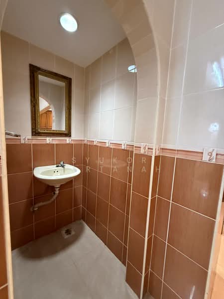 Rumah Teres 2 Tingkat untuk Dijual di Batu Caves (Selangor) - Syukor Hartanah - Bathroom - PropertyGuru.com.my