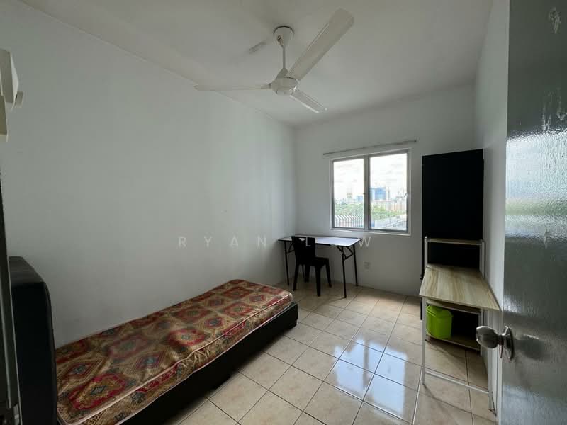 Kondominium untuk Dijual di Angkasa Condominiums - Ryan Low - Bedroom - PropertyGuru.com.my