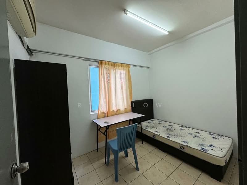 Kondominium untuk Dijual di Angkasa Condominiums - Ryan Low - Bedroom - PropertyGuru.com.my