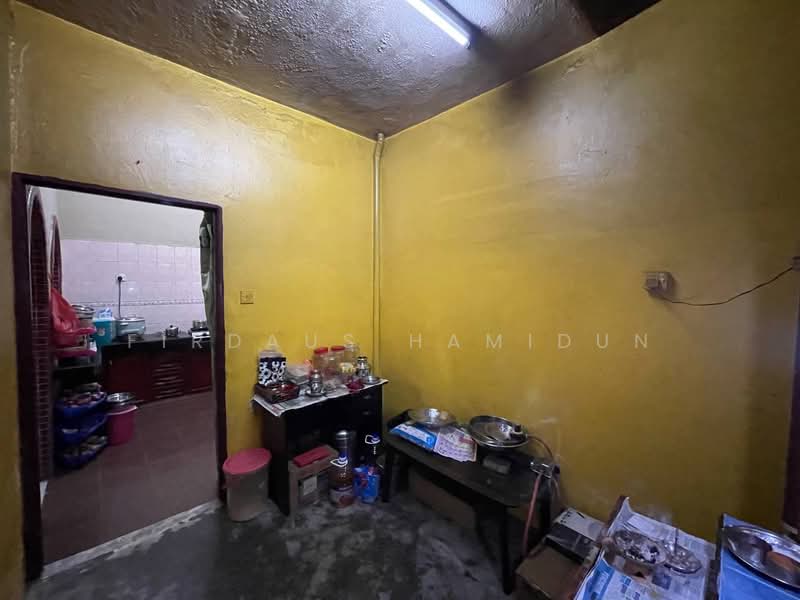 1-storey Terraced House for Sale in Taman Jaya Utama (Telok Panglima Garang) - Firdaus Hamidun - PropertyGuru.com.my