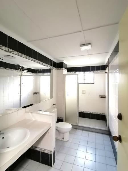 Rumah Teres untuk Dijual di Bukit Rahman Putra (Sungai Buloh) - Eunice Lai - Bathroom - PropertyGuru.com.my