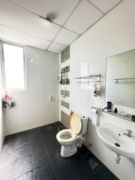 Condominium for Rent at Boulevard Condominium (BLVD) - Jerry Tan - Bathroom - PropertyGuru.com.my