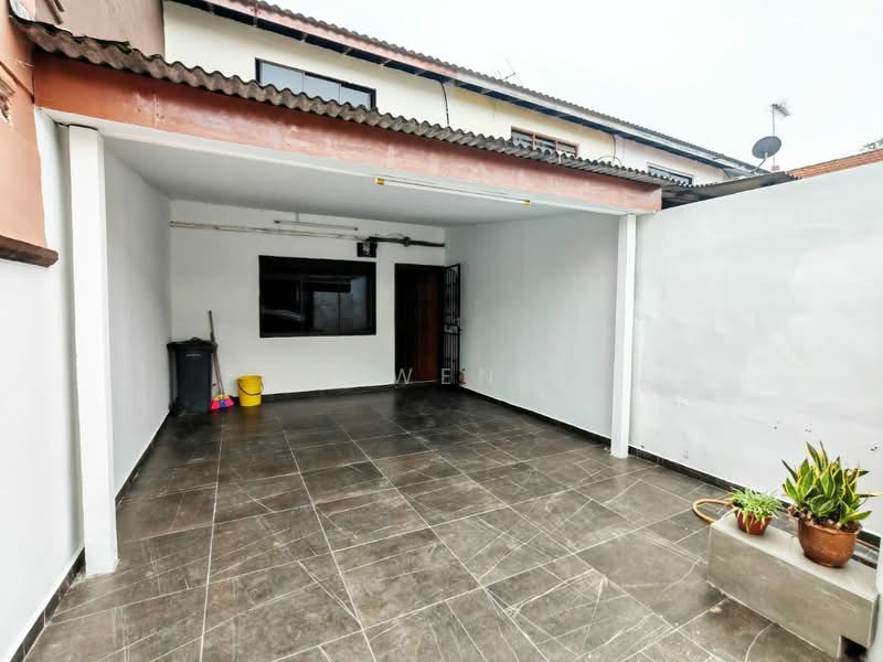 Rumah Teres 2 Tingkat untuk Dijual di Taman Desa Cemerlang (Ulu Tiram) - JB Wendy - PropertyGuru.com.my