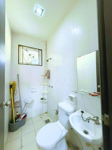 Bungalow House for Sale in Kayangan Heights (Shah Alam) - Adzura Zamedin - Bathroom - PropertyGuru.com.my