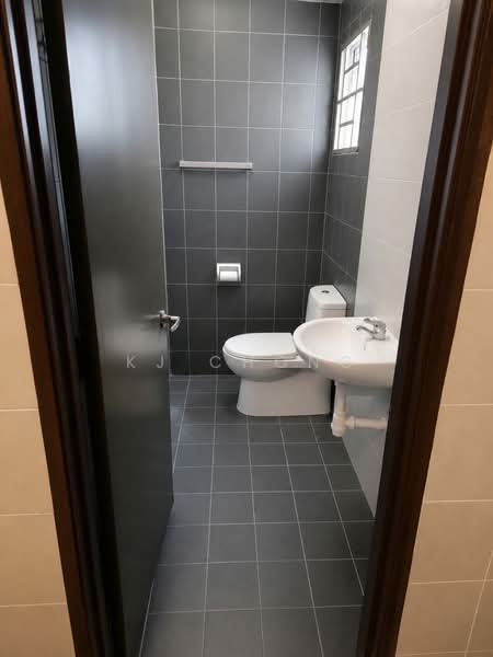 Servis Apartment untuk Dijual di Koi Kinrara - KJ Chong - Bathroom - PropertyGuru.com.my