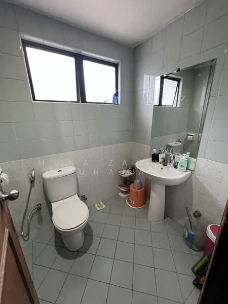 Condominium for Sale at Cyber Heights Villa - Muna Zawani Muhamad - Bathroom - PropertyGuru.com.my