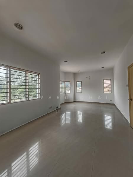 Semi-Detached House for Sale in Seri Aman Heights (Sungai Buloh) - Edward Chai - Living Room - PropertyGuru.com.my