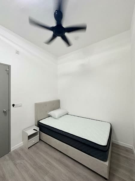 Condominium for Rent at Lakefront Residence - TOH VICKIE - Bedroom - PropertyGuru.com.my