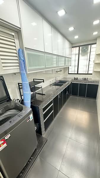 Servis Apartment untuk Disewa di Koi Kinrara - Amanda Lock - Kitchen - PropertyGuru.com.my