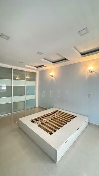 Servis Apartment untuk Disewa di Koi Kinrara - Amanda Lock - Bedroom - PropertyGuru.com.my