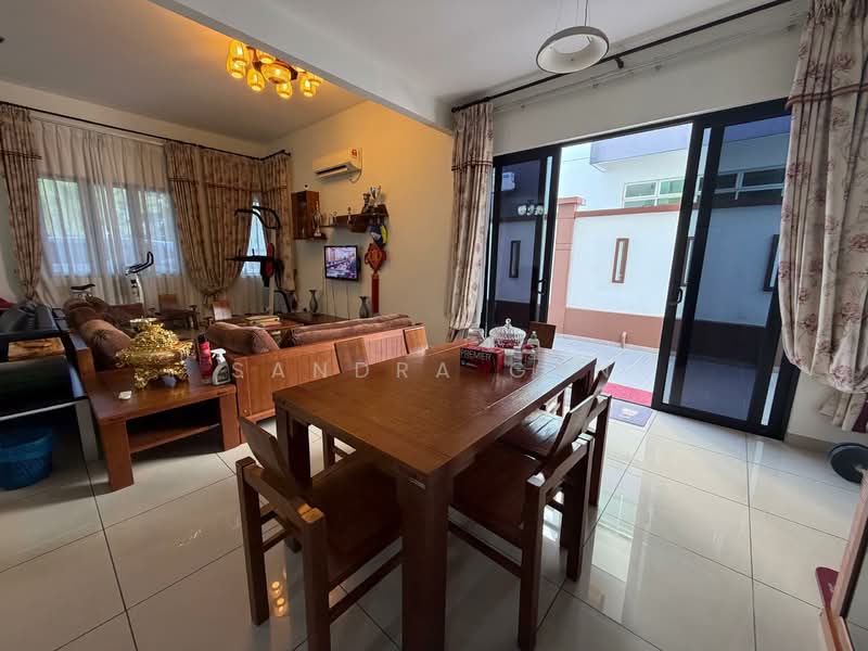 Semi-Detached House for Sale in Taman Kempas Utama (Tebrau) - Sandra Gan - Living Room - PropertyGuru.com.my