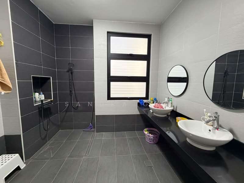 Semi-Detached House for Sale in Taman Kempas Utama (Tebrau) - Sandra Gan - Bathroom - PropertyGuru.com.my