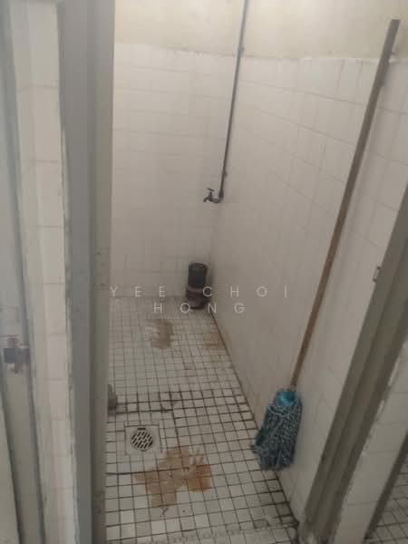 Kedai untuk Disewa di Taman Usahaniaga (Bukit Mertajam) - Yee Choi Hong - Bathroom - PropertyGuru.com.my