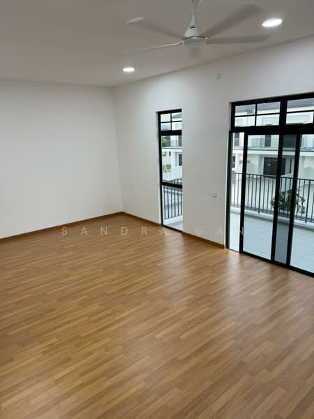 Rumah Kluster untuk Disewa di Iskandar Puteri (Nusajaya) (Johor) - Sandra Gan - Balcony - PropertyGuru.com.my
