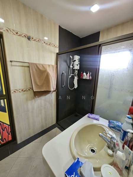 Semi-Detached House for Sale in Damansara Heights (Kuala Lumpur) - Aivan Ng - Bathroom - PropertyGuru.com.my