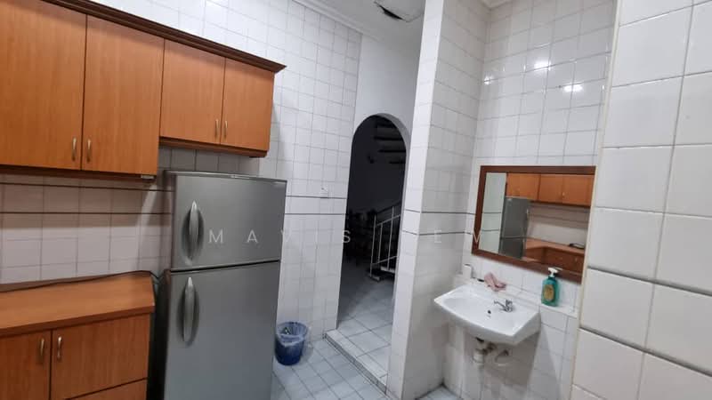 Rumah Teres 1.5 Tingkat untuk Dijual di Taman Molek (Johor Bahru) - Mavis Hew - Kitchen - PropertyGuru.com.my