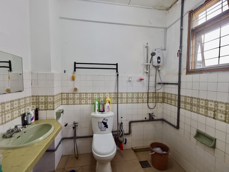 Rumah Berkembar untuk Dijual di Taman Desa (Kuala Lumpur) - Joey Lim - Bathroom - PropertyGuru.com.my