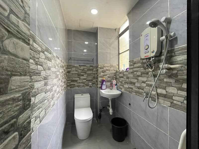 Condominium for Sale at Waizuri 1 - Abid Sabarudin - Bathroom - PropertyGuru.com.my