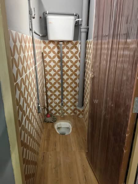 Shop for Rent in Kepong Baru (Kepong) - Benz Low - Bathroom - PropertyGuru.com.my