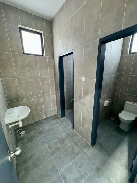 Factory for Rent in Eco Business Park 1 (Johor Bahru) - Yosef Chong - Bathroom - PropertyGuru.com.my