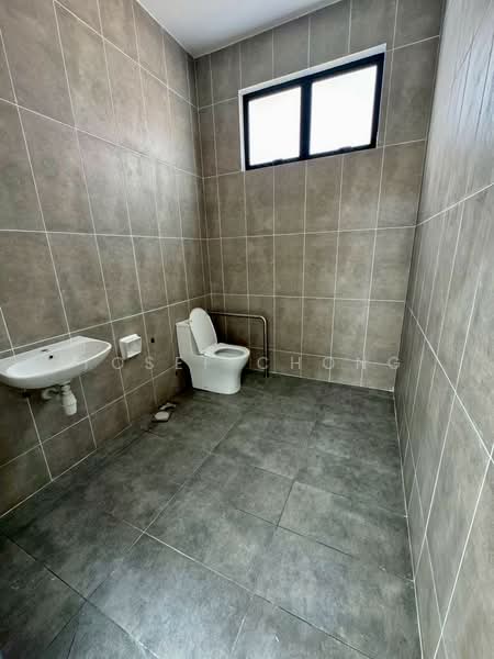 Factory for Rent in Eco Business Park 1 (Johor Bahru) - Yosef Chong - Bathroom - PropertyGuru.com.my