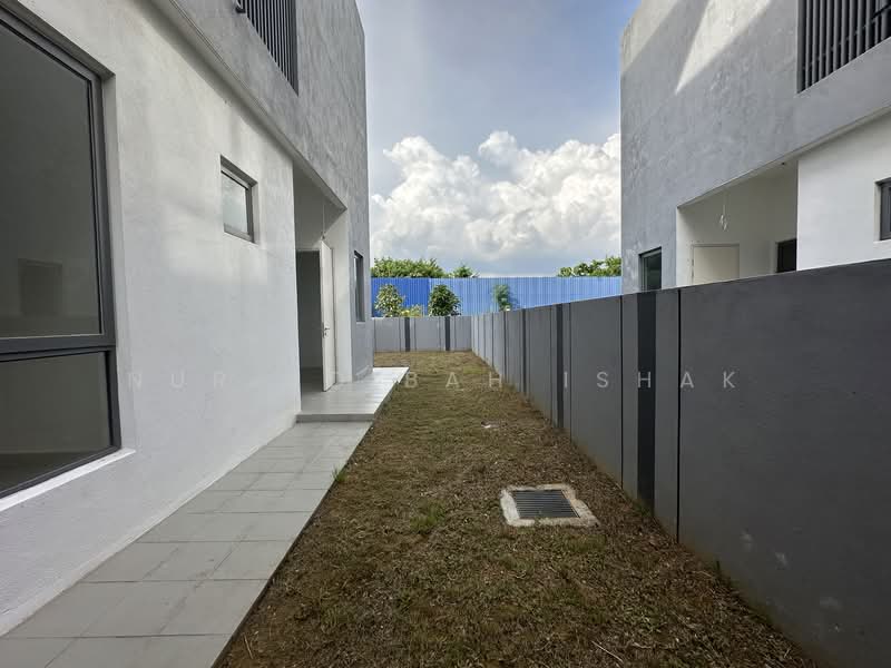 Rumah Berkembar untuk Dijual di Shah Alam (Selangor) - Nur Adibah Ishak - PropertyGuru.com.my