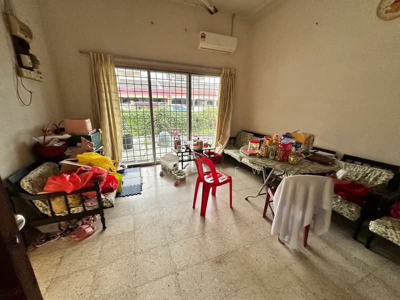 Rumah Berkembar untuk Dijual di Taman Mgbm (Bachang) - How Liew - Living Room - PropertyGuru.com.my