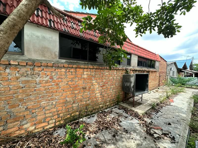 Rumah Berkembar untuk Dijual di Taman Mgbm (Bachang) - How Liew - Exterior - PropertyGuru.com.my