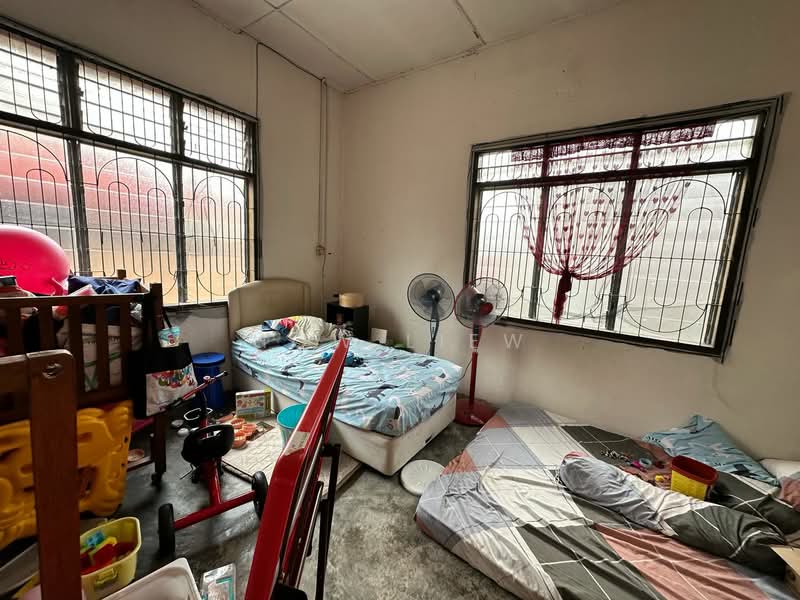 Rumah Berkembar untuk Dijual di Taman Mgbm (Bachang) - How Liew - Bedroom - PropertyGuru.com.my
