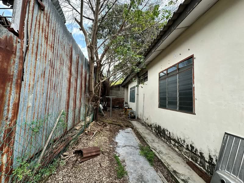 Rumah Berkembar untuk Dijual di Taman Mgbm (Bachang) - How Liew - Exterior - PropertyGuru.com.my