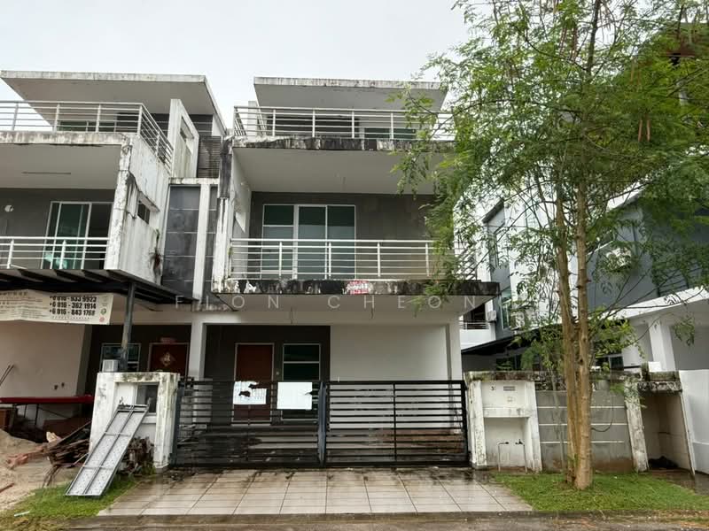 Cluster House for Sale in Taman Mount Austin (Tebrau) - Fion Cheong - Exterior - PropertyGuru.com.my