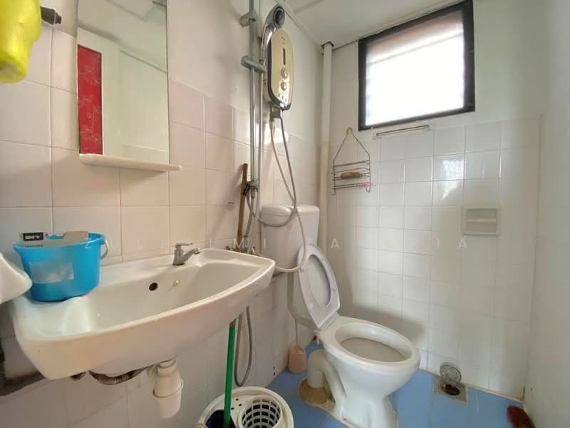 Rumah Teres 2 Tingkat untuk Disewa di Taman Koperasi Cuepacs (Cheras) - Zulhilmi Zakaria - Bathroom - PropertyGuru.com.my