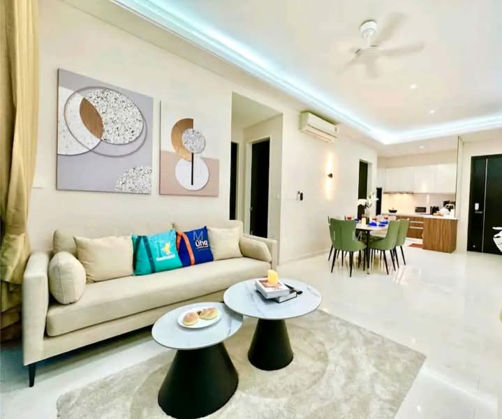 Servis Apartment untuk Disewa di Setia Sky 88 - Desmond Lim - Living Room - PropertyGuru.com.my