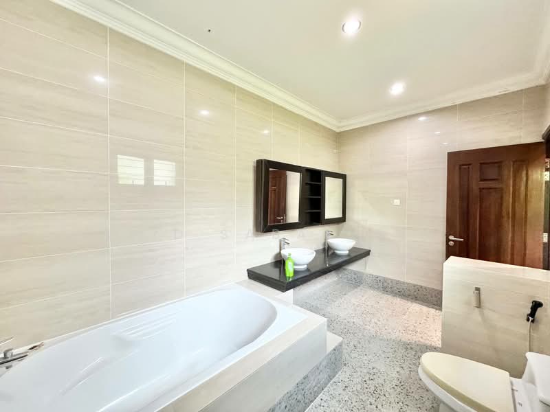 Bungalow for Sale in SS19 (Subang Jaya) - Abid Sabarudin - Bathroom - PropertyGuru.com.my