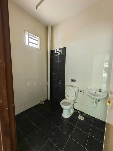 Rumah Berkembar untuk Disewa di Sungai Jawi (Penang) - Jeff Koay - Bathroom - PropertyGuru.com.my