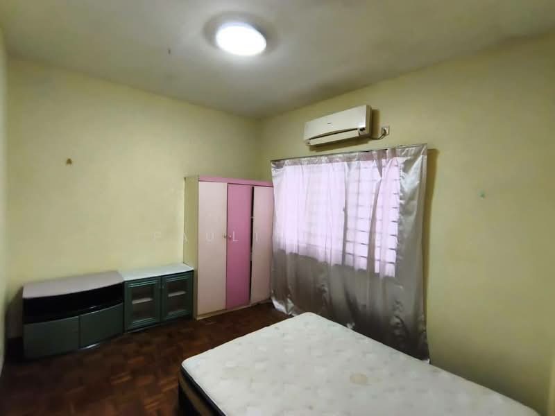 Pangsapuri untuk Dijual di Fair View Apartment - Pauline Ng - Bedroom - PropertyGuru.com.my