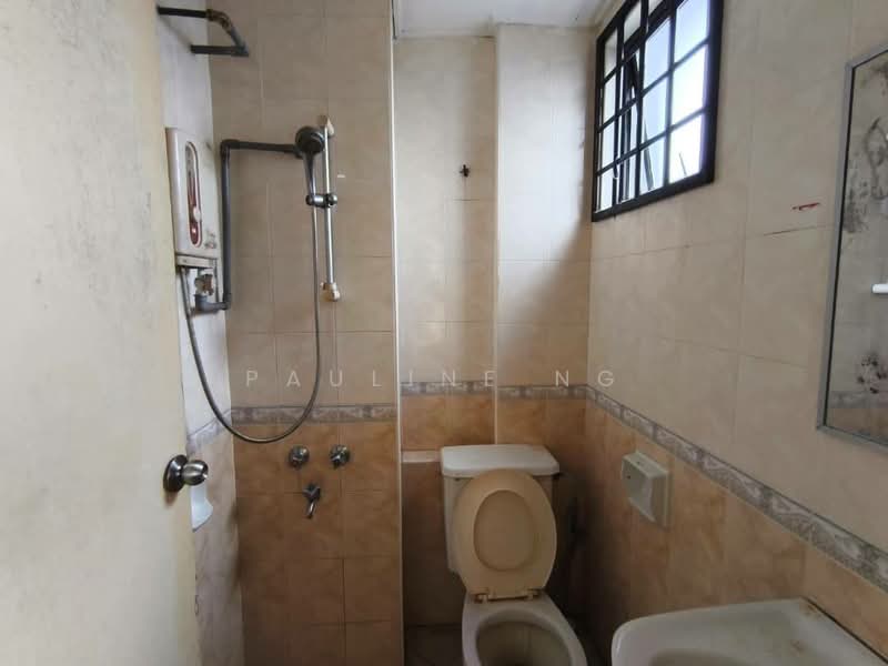 Pangsapuri untuk Dijual di Fair View Apartment - Pauline Ng - Bathroom - PropertyGuru.com.my