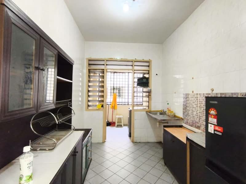 Pangsapuri untuk Dijual di Fair View Apartment - Pauline Ng - Kitchen - PropertyGuru.com.my