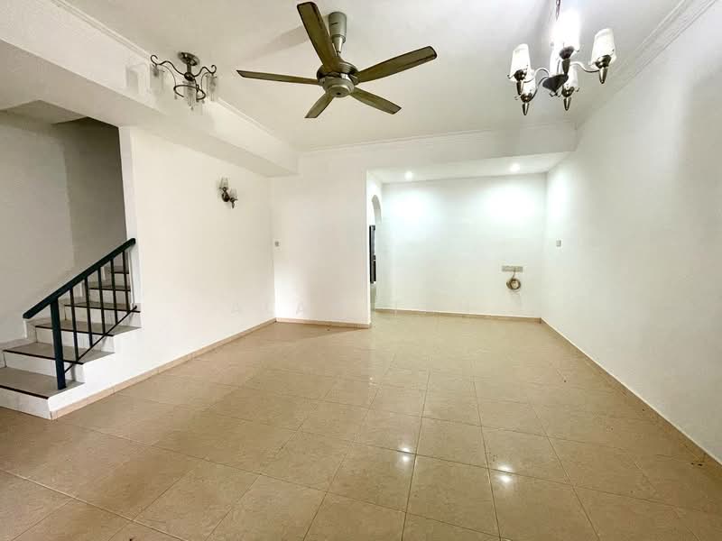 Rumah Teres 2 Tingkat untuk Dijual di Taman Bukit Setongkol Jaya (Kuantan) - Alan Tan - Living Room - PropertyGuru.com.my