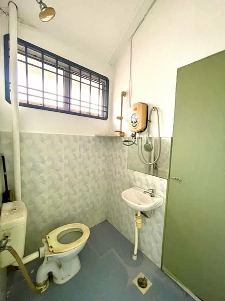 Rumah Teres 2 Tingkat untuk Dijual di Taman Bukit Setongkol Jaya (Kuantan) - Alan Tan - Bathroom - PropertyGuru.com.my