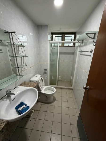 Apartment for Rent at Molek Pine 1 - Desmond Lim - Bathroom - PropertyGuru.com.my