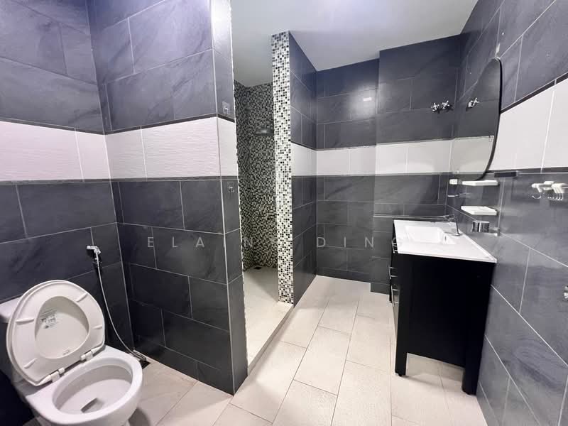 Bungalow for Rent in Country Heights (Kajang) - Elaine Ding - Bathroom - PropertyGuru.com.my