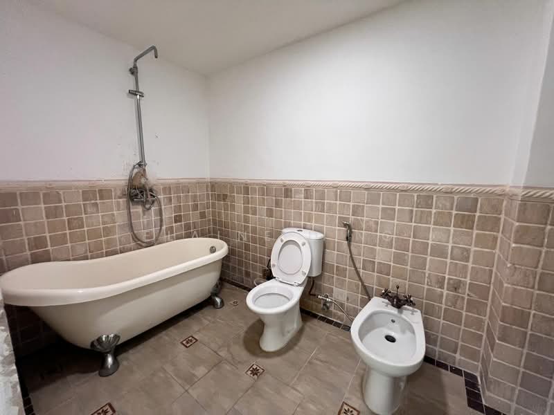 Bungalow for Rent in Country Heights (Kajang) - Elaine Ding - Bathroom - PropertyGuru.com.my