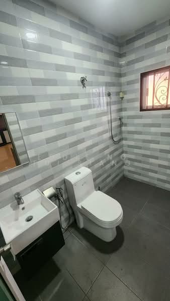 Rumah Berkembar untuk Dijual di Klang (Selangor) - Eddie Ng Fui Siang - Bathroom - PropertyGuru.com.my