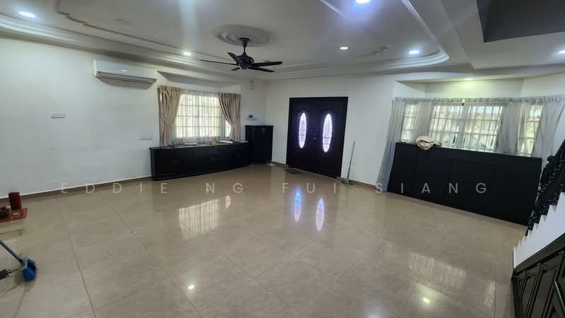 Rumah Berkembar untuk Dijual di Klang (Selangor) - Eddie Ng Fui Siang - Living Room - PropertyGuru.com.my