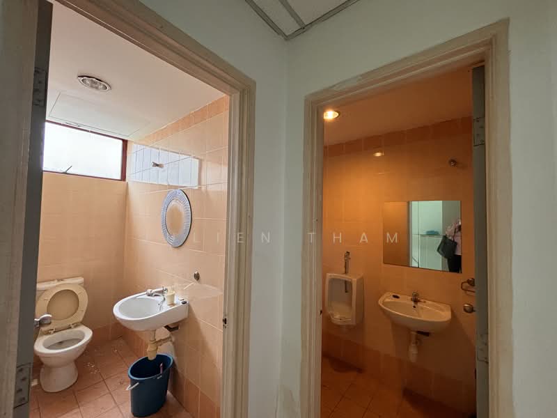 Pejabat untuk Dijual di Petaling Jaya (Selangor) - Julien Tham - Bathroom - PropertyGuru.com.my