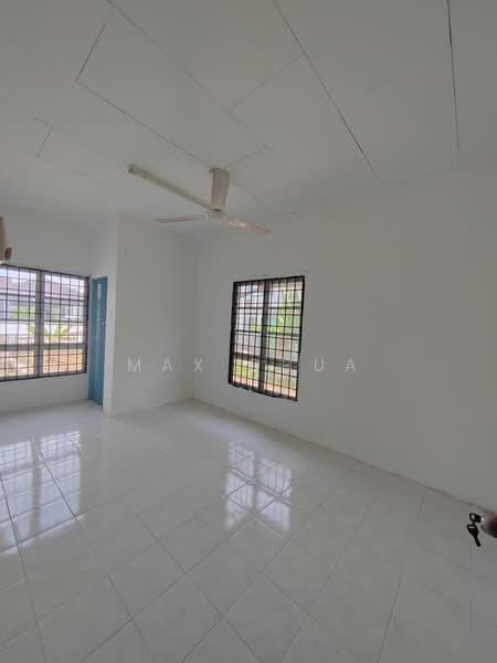 1-storey Terraced House for Sale in Lestari Putra (Seri Kembangan) - Max Chua - Interior - PropertyGuru.com.my