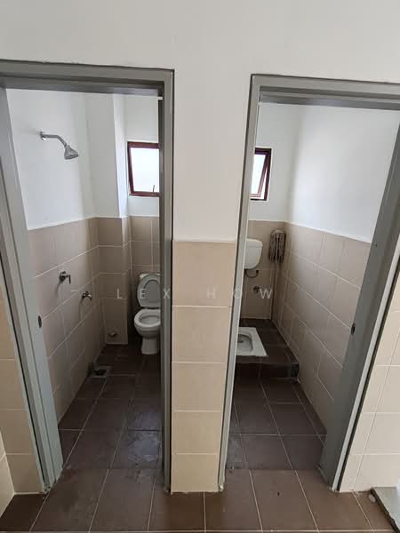 Shop / Office for Rent in Batang Kali (Rawang) - Lex How - Bathroom - PropertyGuru.com.my