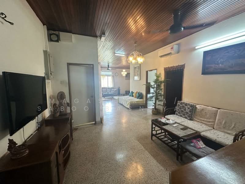 Bungalow for Sale in Petaling Jaya (Selangor) - Magasvari A/P Saboo Basnayake - Living Room - PropertyGuru.com.my