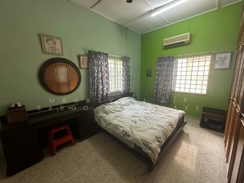 Bungalow for Sale in Petaling Jaya (Selangor) - Magasvari A/P Saboo Basnayake - Bedroom - PropertyGuru.com.my